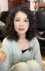 Youthful Transformation: The Viral U50 Housewife Hairstyle - image 6