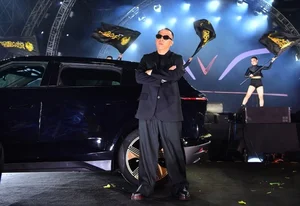 Toc Tien Ignites the Stage with Bold Fashion at 8Wonder Winter Festival - image 16
