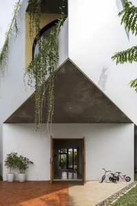 Rotating House in Da Nang: A 3-Story Modern Marvel Redefining Urban Privacy and Ventilation - image 7