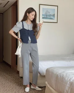10 Elegant Ways to Style Straight-Leg Pants for a Tall Office Look - image 3