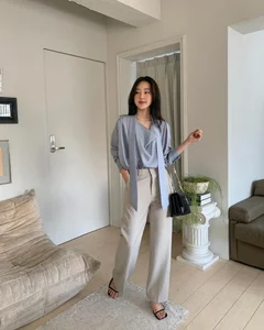 10 Elegant Ways to Style Straight-Leg Pants for a Tall Office Look - image 0