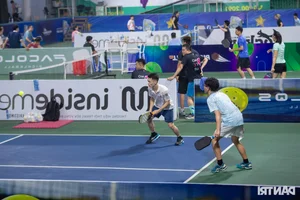 The Rise of Pickleball and Stylish Female Players in Hanoi - image 8