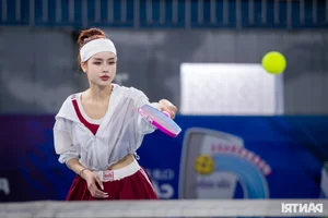 The Rise of Pickleball and Stylish Female Players in Hanoi - image 9