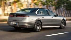 2027 BMW 7-Series Facelift: A Historic Update Infused with Future DNA - image 12