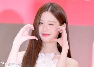 IVE Jang Wonyoung Flawless Goddess Visuals Stun Netizens Globally - image 7