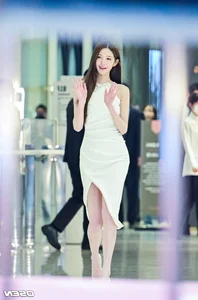 IVE Jang Wonyoung Flawless Goddess Visuals Stun Netizens Globally - image 1