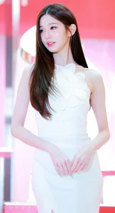 IVE Jang Wonyoung Flawless Goddess Visuals Stun Netizens Globally - image 6
