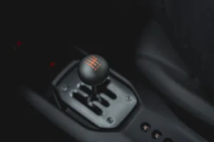 Ferrari 12Cilindri Manuale: Reviving Pure Driving Emotion with High Tech - image 8