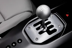 Ferrari 12Cilindri Manuale: Reviving Pure Driving Emotion with High Tech - image 19