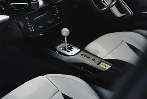 Ferrari 12Cilindri Manuale: Reviving Pure Driving Emotion with High Tech - image 16