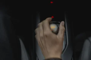 Ferrari 12Cilindri Manuale: Reviving Pure Driving Emotion with High Tech - image 0
