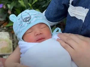 Actor Tiet Cuong and Wife Welcome Their First Baby Together - image 0