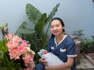 Actor Tiet Cuong and Wife Welcome Their First Baby Together - image 6