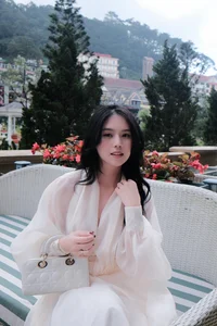 Ngo To Uyen's Elegant Style: Inside the Glamorous Life of a Star WAG - image 7