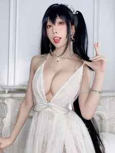 Shui Miao Aqua: The Ethereal Taihou Wedding Dress Cosplay from Azur Lane - image 20
