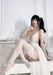 Shui Miao Aqua: The Ethereal Taihou Wedding Dress Cosplay from Azur Lane - image 45