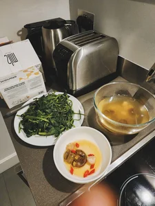 Wealthy Beauty Queen Shares Humorous Hotel Cooking Moment with Her Husband - image 3