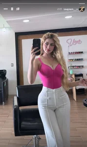 Shocking Loss: Model Passes Away During Livestream, Leaving Fans Heartbroken - image 1