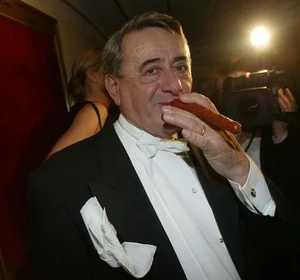 Who Was the 91-Year-Old Billionaire Who Passed Away Weeks After His Sixth Marriage? - image 1