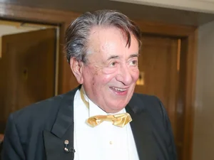 Who Was the 91-Year-Old Billionaire Who Passed Away Weeks After His Sixth Marriage? - image 6