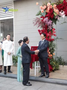 Groom Vinh Nguyen Shines in Elegant Ao Dai for Engagement to Diem My 9X - image 4