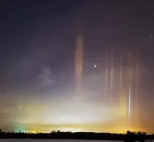 Mystery in the Sky: Experts Decode the Strange 'Pillar of Light' Spotted Recently - image 6