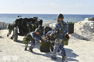 General Staff Delegation Conducts Inspection Visit to Truong Sa Archipelago and DK1 Rigs - image 11