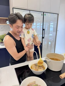 How Cuong Do La and Dam Thu Trang Teach Housework to Suchin - image 12