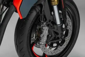 Unveiling the Benelli TNT 550 2026: A New Naked-Bike Masterpiece Debuting Soon. Will Vietnam Embrace This Exciting Launch? - image 2