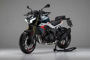 Unveiling the Benelli TNT 550 2026: A New Naked-Bike Masterpiece Debuting Soon. Will Vietnam Embrace This Exciting Launch? - image 4