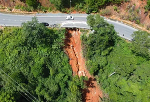 Dangerous Landslides on the Scenic Mountain Passes Leading to Da Lat - image 6