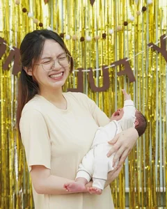 Dang Thu Ha Schannel Welcomes First Child: Netizens React in Surprise - image 0