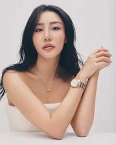 Singer Van Mai Huong Shows Off Stunning Transformation After Weight Loss - image 3