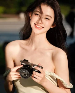 Elegant Springside Fashion: Embracing Nature and Beauty in Aesthetic Outdoor Photography - image 5