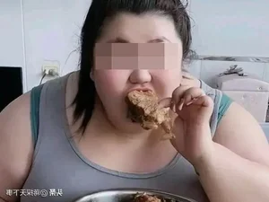 Tragedy Strikes Chinese Livestreaming Community After Mukbang Star Passes Away - image 5