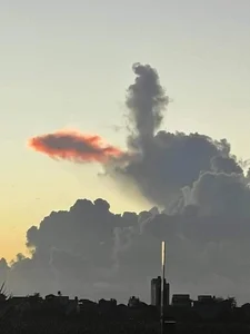 Stunning Close-Up: The 'Carp Leaping Over the Dragon Gate' Cloud Formation in Thai Binh - image 0