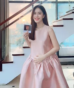 TV Presenter Showcases Flawless Maternity Fashion Daily - image 6
