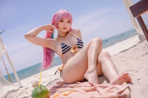 Coser Messie Huang: Stunning Aqua Bikini Photoshoot Gallery - image 6