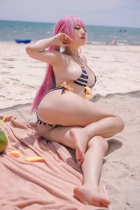 Coser Messie Huang: Stunning Aqua Bikini Photoshoot Gallery - image 23