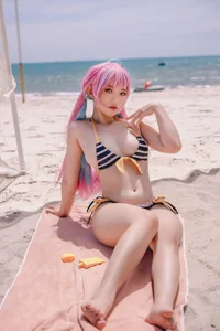 Coser Messie Huang: Stunning Aqua Bikini Photoshoot Gallery - image 33