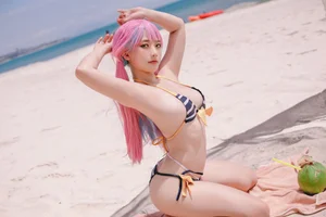 Coser Messie Huang: Stunning Aqua Bikini Photoshoot Gallery - image 5