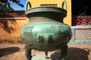 Exquisite Ancient Vietnamese Bronze Artifacts: A Journey Through National History - image 4