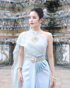 Stunning Vietnamese DJ Captivates Fans in Elegant Traditional Thai Attire - image 0
