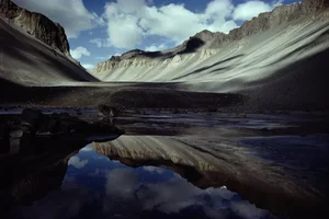 Top 10 Most Mysterious and Unusual Lakes on Earth - image 6