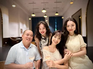 Proud Mom: Thuy Hanh Celebrates Daughter's Achievement of International Scholarship - image 2