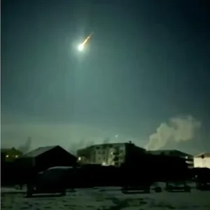 Mysterious Fireball Lights Up the Sky Over Russia - image 7