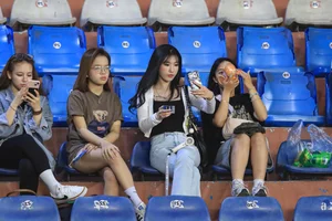 Viral VTV Cameraman Captures Stunning Fans: The Internet's Most Searched Girls Revealed - image 6