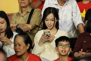 Viral VTV Cameraman Captures Stunning Fans: The Internet's Most Searched Girls Revealed - image 0