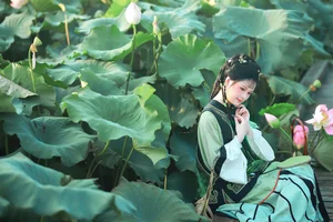 Contemporary Visual Art Gallery: YiTuYu Art Language Vol.9559 Featuring Model 6161 - image 15