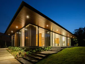 Modern Grass-Roof House in Central Vietnam: Thermal Comfort and Natural Ventilation Solutions - image 1